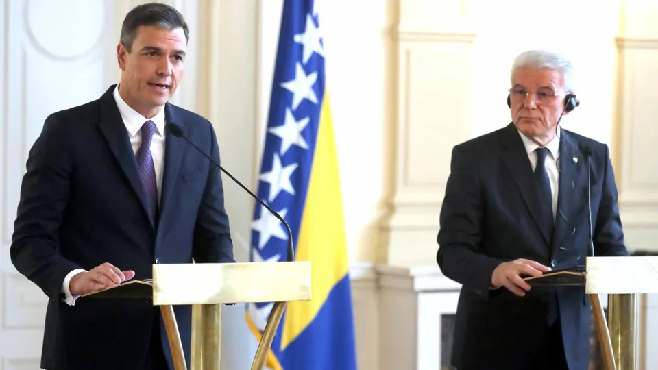 PM espanhol expressa em Sarajevo apoio à candidatura da Bósnia à UE