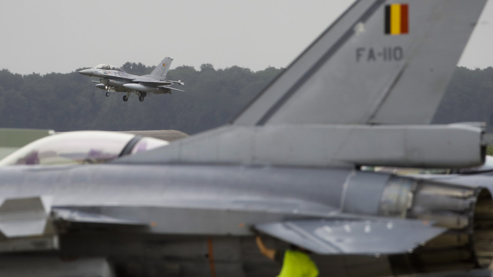 Bélgica anuncia envio de F-16 para a Ucrânia em 2025