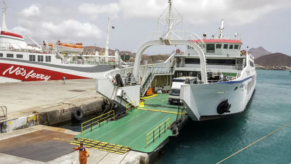 CV Interilhas com quase milhão e meio de passageiros em três anos em Cabo Verde