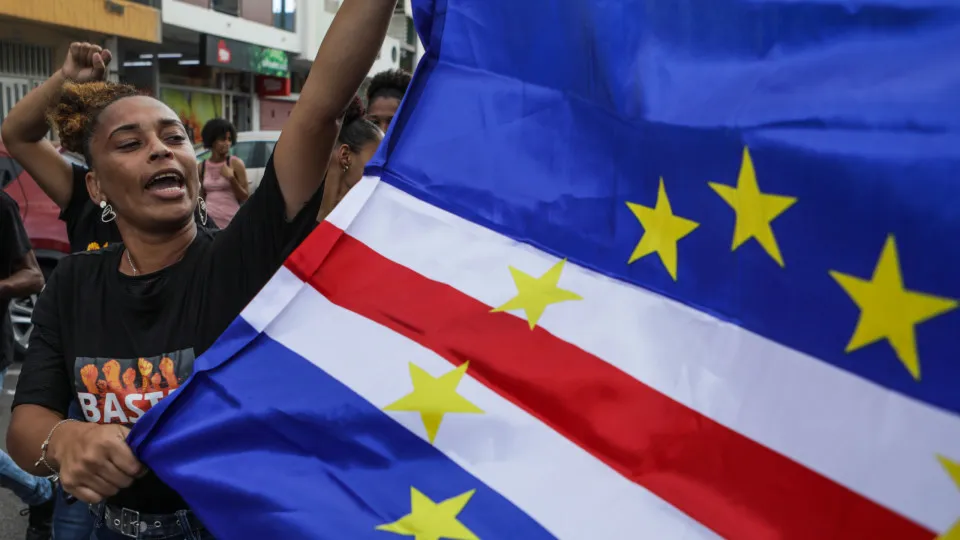 'Stock' da dívida pública de Cabo Verde em quase 151% do PIB até junho