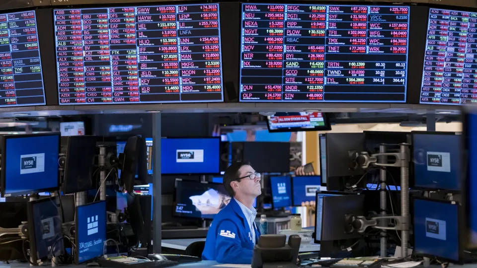 Wall Street fecha com tendência positiva apesar de preocupações do dia