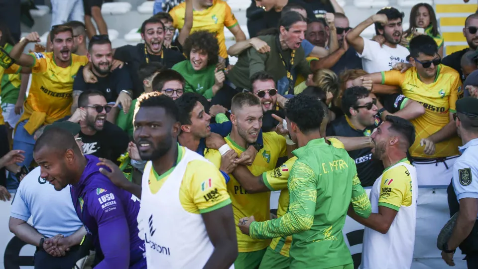 Mafra 'verga' Marítimo e é o primeiro tomba-gigantes da Taça de Portugal
