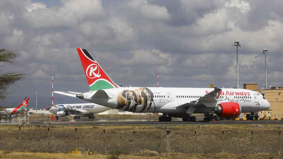 Companhia aérea do Quénia acusa RD Congo de deter funcionários