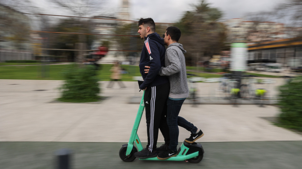 PSP está a fiscalizar condutores de velocípedes e trotinetes em Lisboa