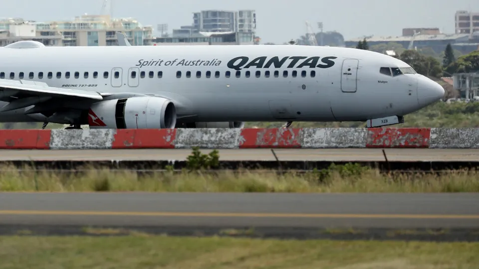 Avião da australiana Qantas regista terceira falha técnica em três dias