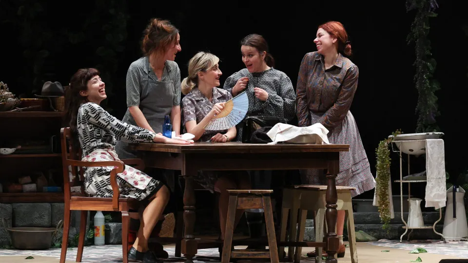 Memórias de infância e da ditadura em 'Fonte da Raiva' no Teatro S. Luiz