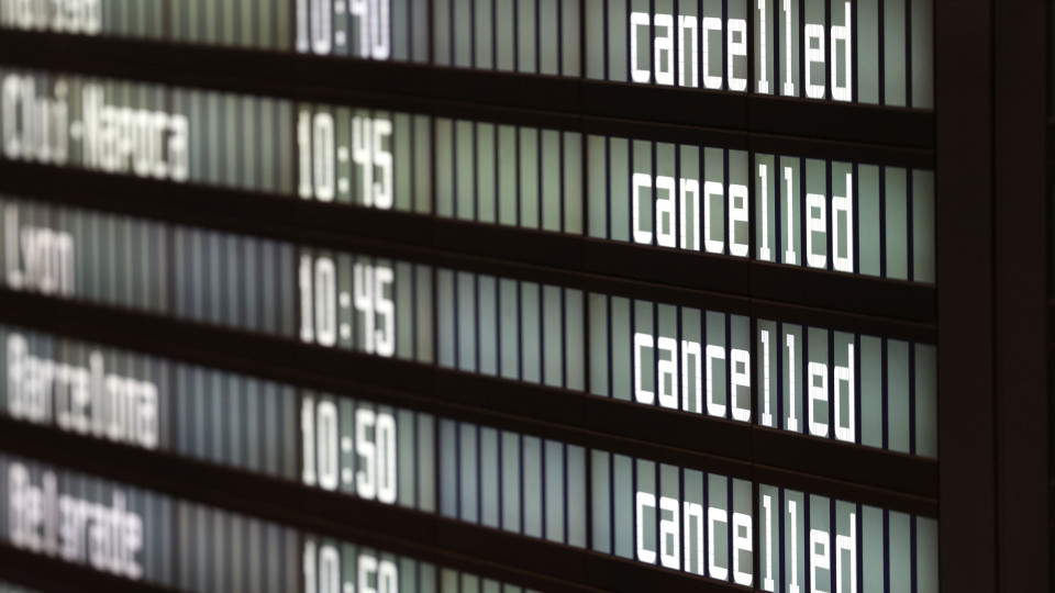 Aeroporto de Munique retoma operações com dois terços dos voos cancelados