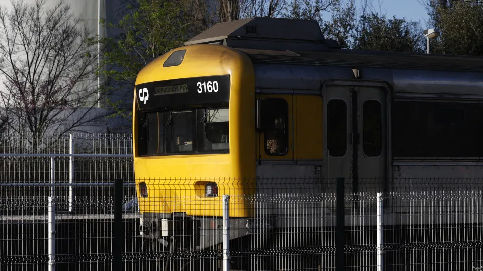 Passe ferroviário nacional de 49€ alargado a mais comboios