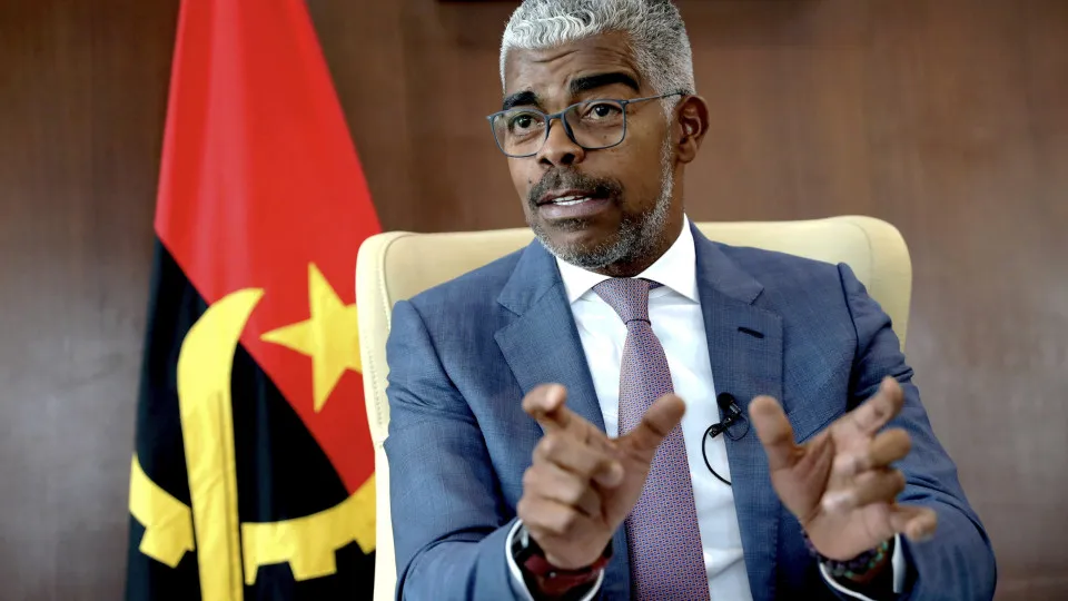 Angola admite que aumento do gasóleo implica "ajustamentos" nos preços