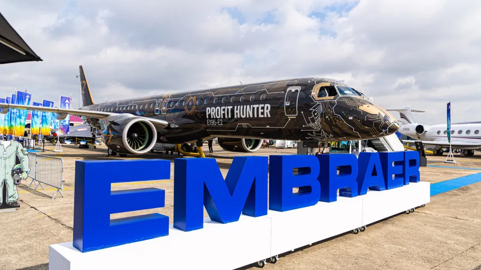 Embraer regista lucro de 194 milhões de euros no terceiro trimestre