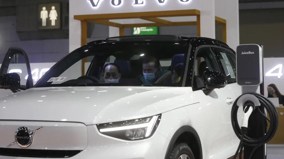 Lucro da Volvo Cars cai 44,3% no 1.º semestre