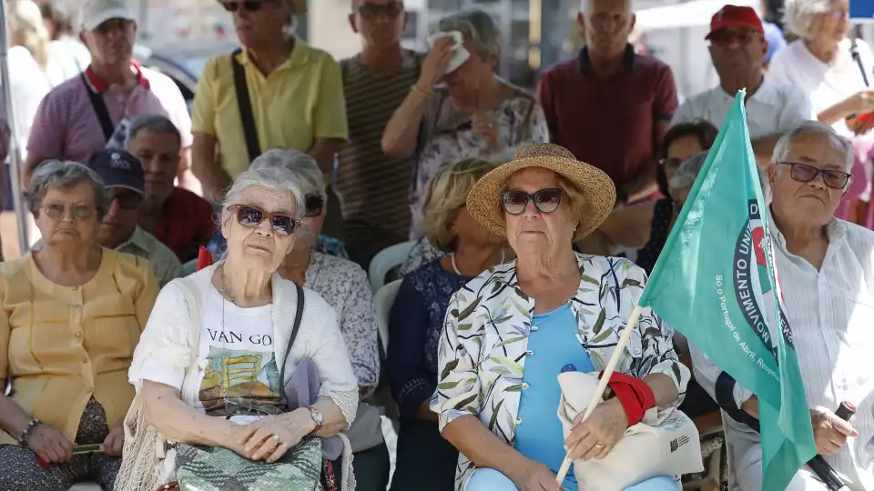 Idosos saem à rua em outubro para exigir mais apoios às associações