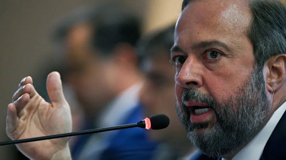 Brasil vai discutir com EUA cooperação incluindo minerais e terras raras
