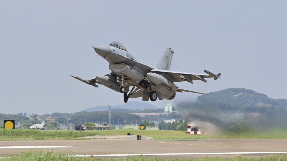 Noruega confirma que vai enviar aviões F-16 para a Ucrânia