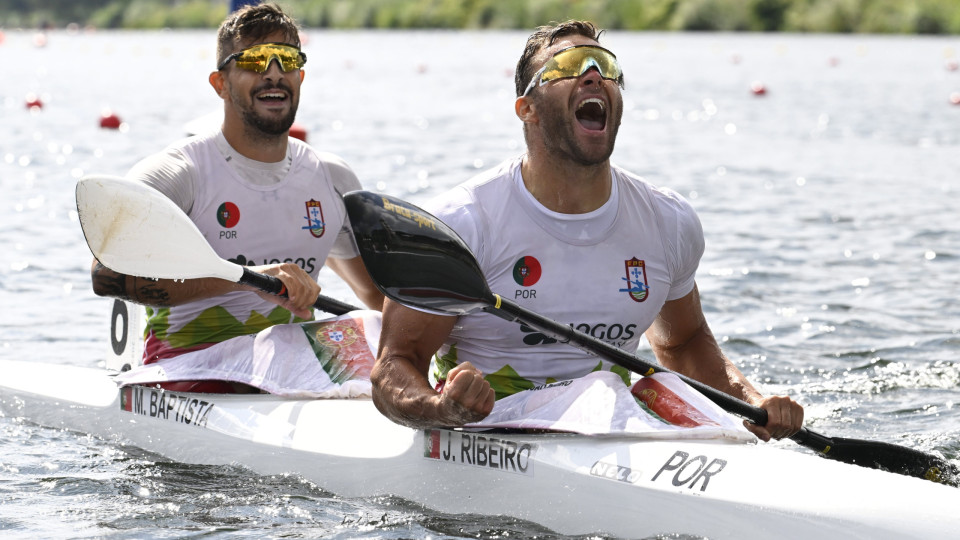 Campeões mundiais lusos de K2 500m pagaiam para 'meias' em Paris2024