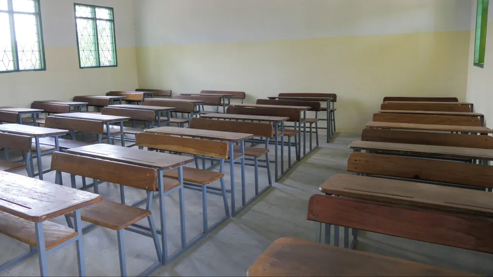 Moçambique/Ataques: Fugir dos ataques com o uniforme para ainda terminar na escola
