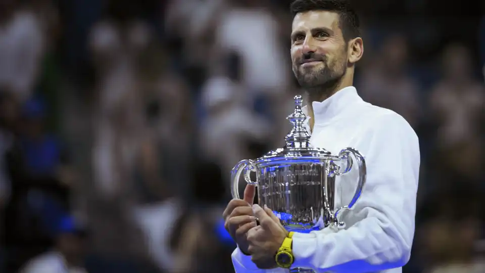 De que carne é feito? Djokovic vence US Open e cava ainda mais história