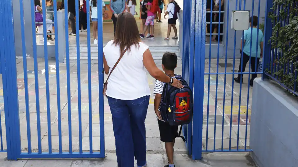 Governo anuncia concurso de vinculação para escolas com falta de docentes