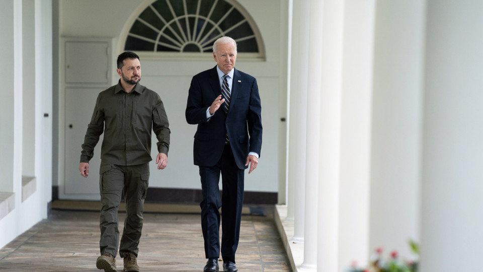 Zelensky vai reunir-se com Biden em plena crise para nova ajuda a Kyiv