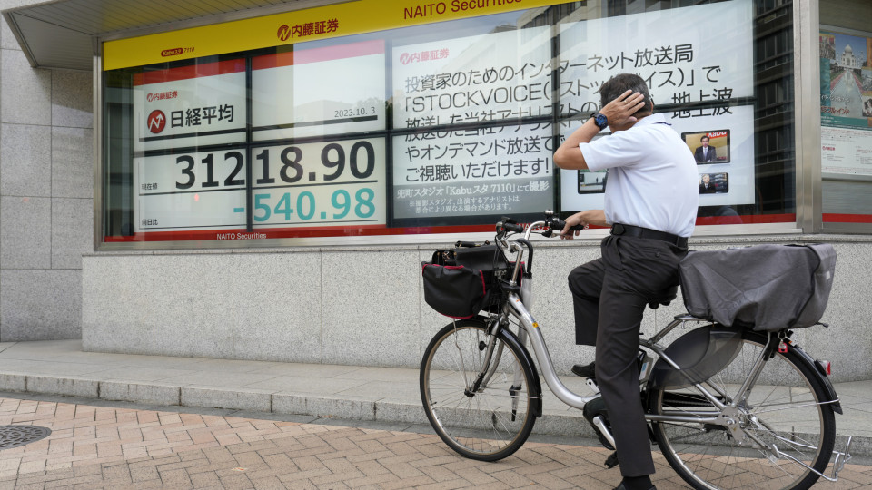 Japão não comenta intervenção após iene superar 150 unidades por dólar