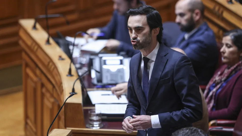 PS acusa Governo de querer colocar na Santa Casa alguém "mais domesticável" pelo PSD