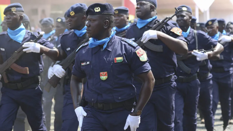 Polícia guineense dispersa grupo que manifestava apoio a ativistas detidos