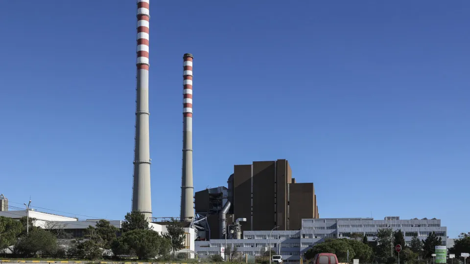 AIE prevê procura de carvão estável em 2025 e 2026