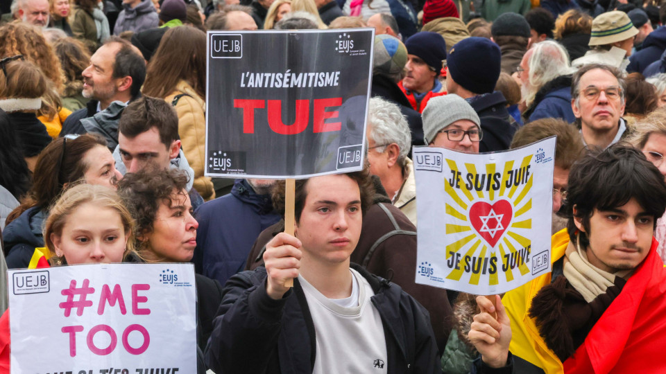 Milhares protestam em Berlim e Bruxelas contra antissemitismo e a guerra