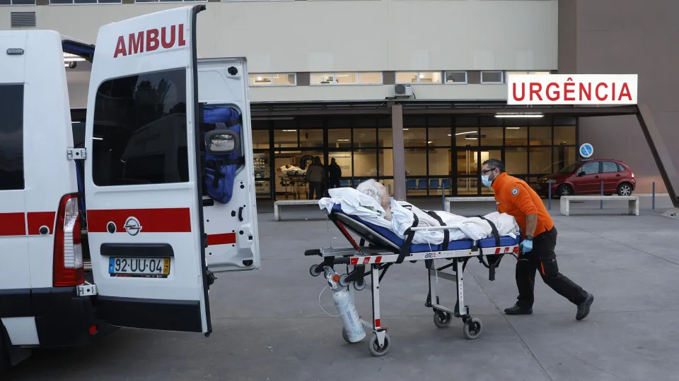 Direção-Executiva do SNS estuda medidas de contingência para resolver receção de doentes