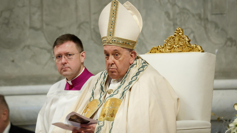 Papa defende que Igreja deve "redescobrir o seu rosto feminino"