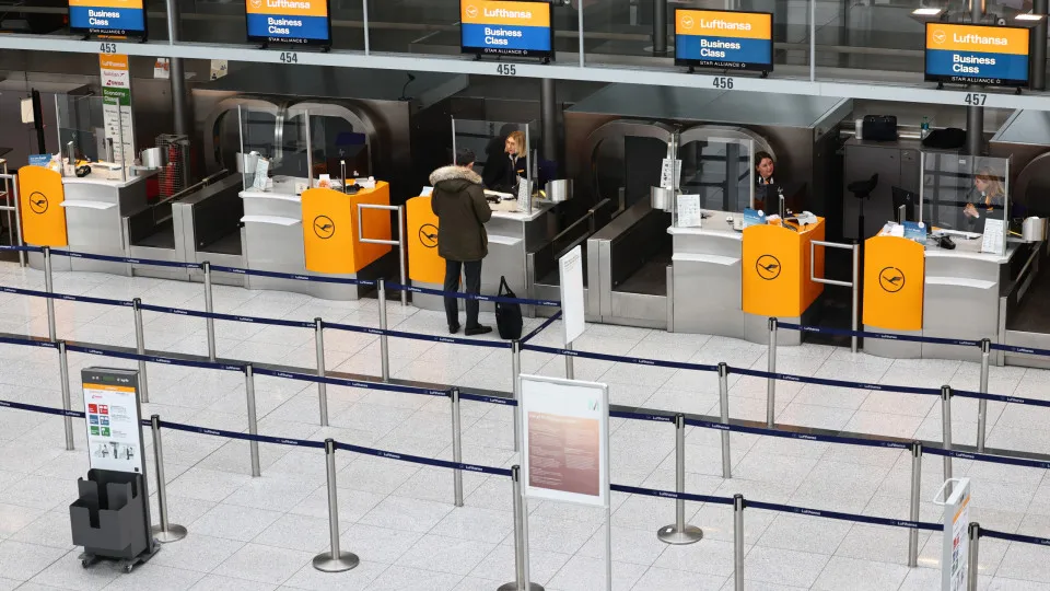 Tráfego aéreo retomado no aeroporto de Munique após sobrevoo de drones