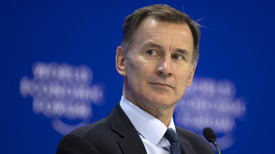 Ministro britânico lança dúvidas sobre versão russa do ataque em Moscovo