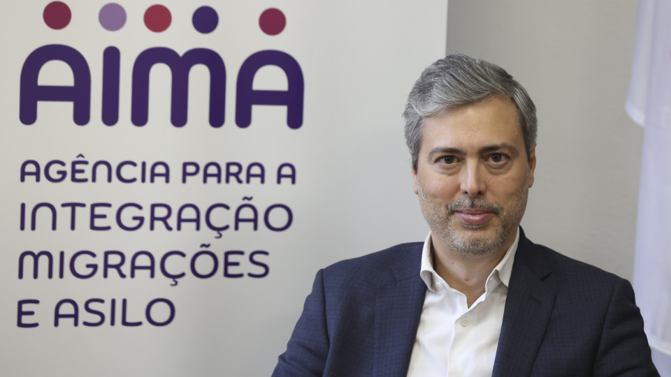 AR aprova audições com presidente da AIMA e ministro da Presidência