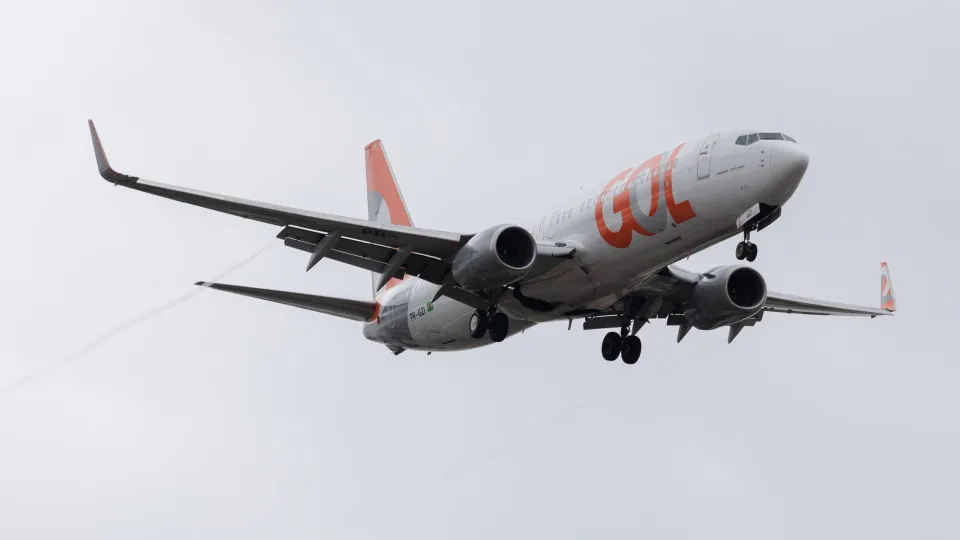 Companhia aérea brasileira Gol planeia reestruturação e saída da bolsa