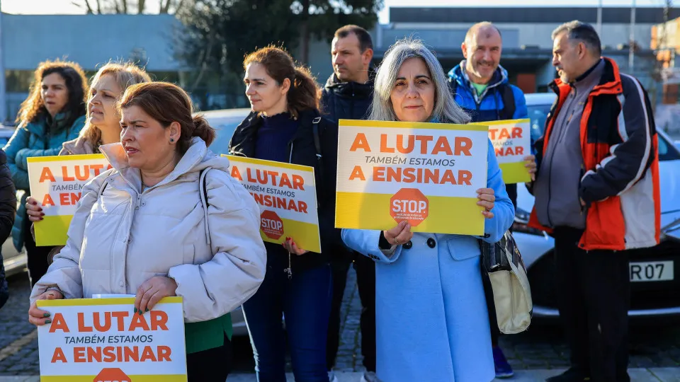 Stop anuncia greve de profissionais da educação para 15 de novembro