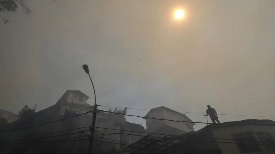 Dois detidos por ligações ao incêndio que matou 137 pessoas no Chile