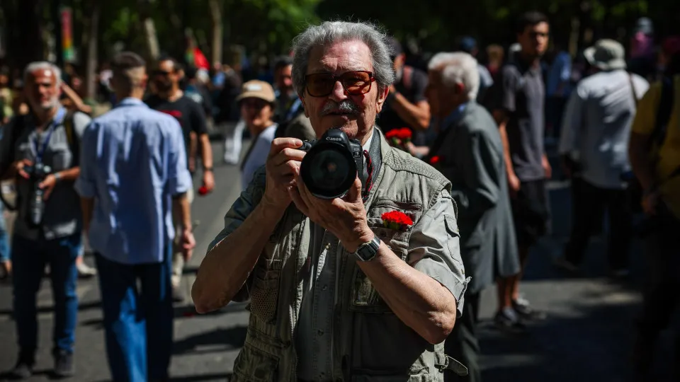 Câmara de Torres Vedras compra acervo do fotógrafo Eduardo Gageiro