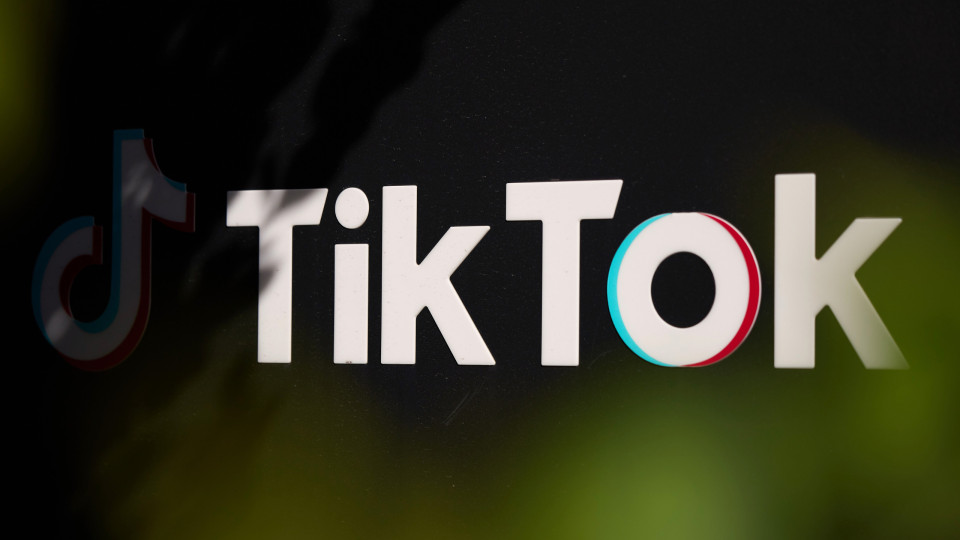 AI alerta para risco de jovens acederem a conteúdos nocivos no TikTok