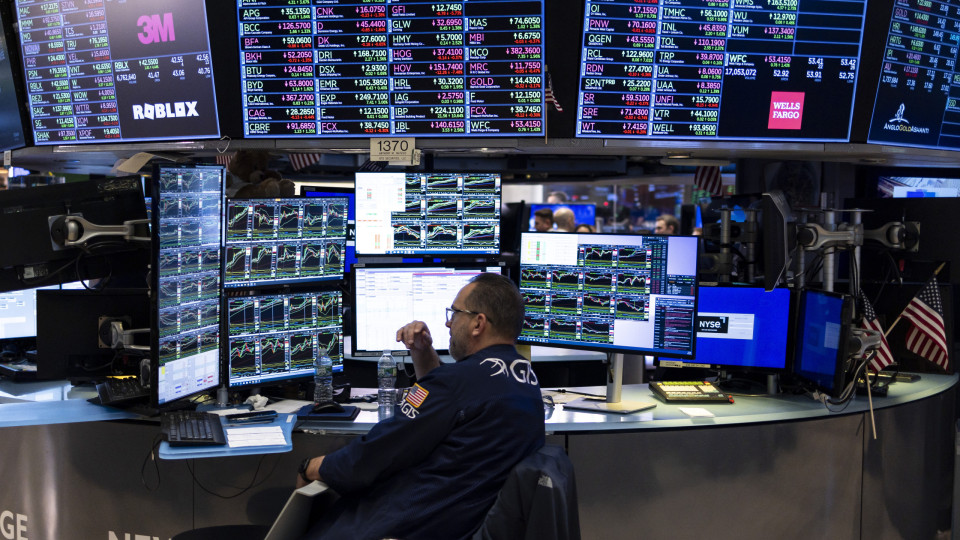 Wall Street sobe com tecnológicas em destaque nos ganhos