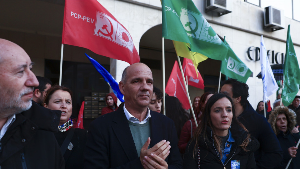 Passos Coelho? "Fica claro para onde é que nos querem levar outra vez"