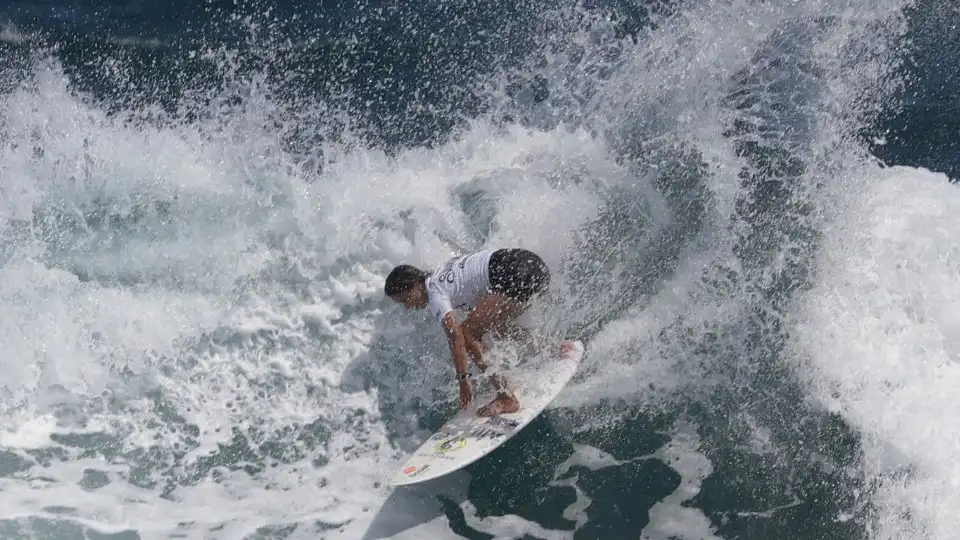 Samuel Pupo e Sally Fitzgibbons campeões na Ericeira