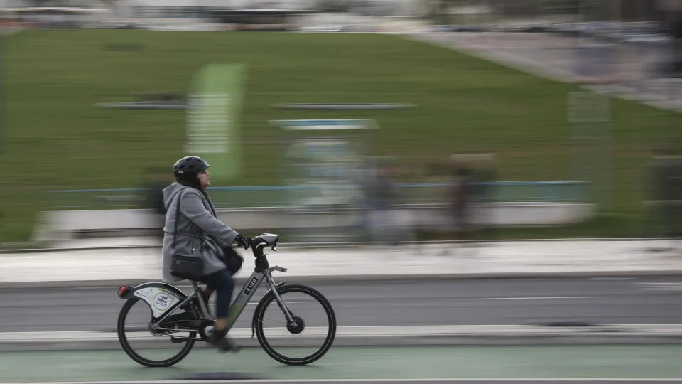 Partilha de bicicletas na Europa gera 305 milhões de euros em benefícios