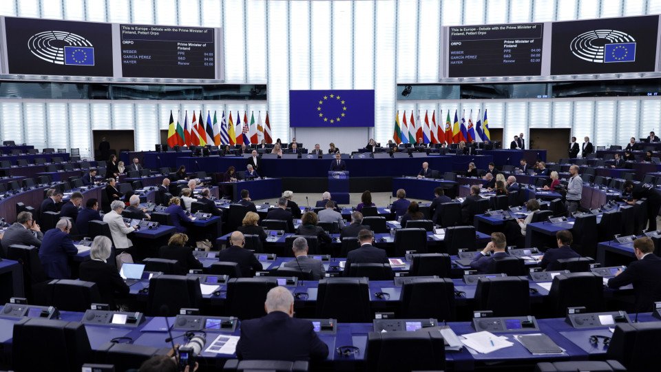 UE? Parlamento Europeu vota hoje reforma da política de migração e asilo