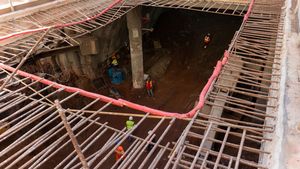 Crescimento da produção na construção abranda para 2% em julho