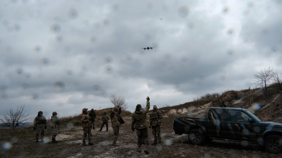 Forças ucranianas lançam ataques contra oito regiões russas