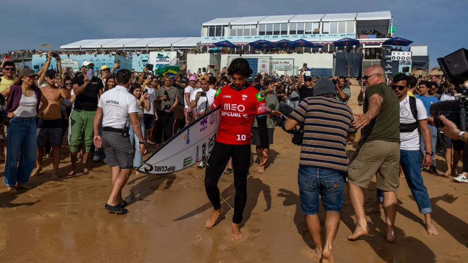 Provas de surf em Peniche e Nazaré geram receitas de 23 milhões de euros