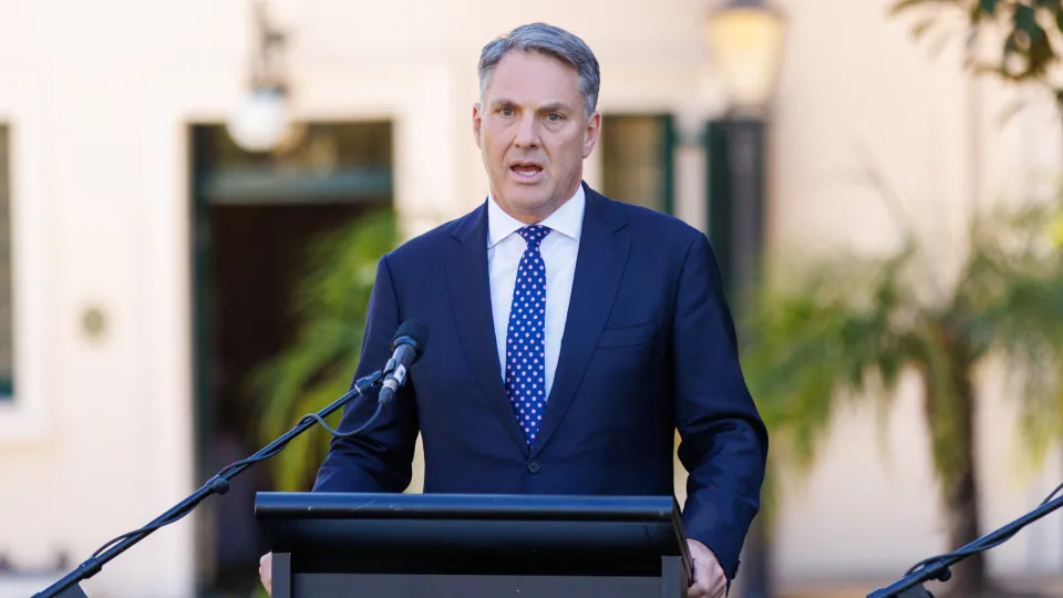 Austrália anuncia pacote militar à Ucrânia no valor de 155 milhões