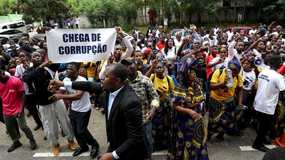 Prisões arbitrárias e violência policial em Angola continuam a preocupar