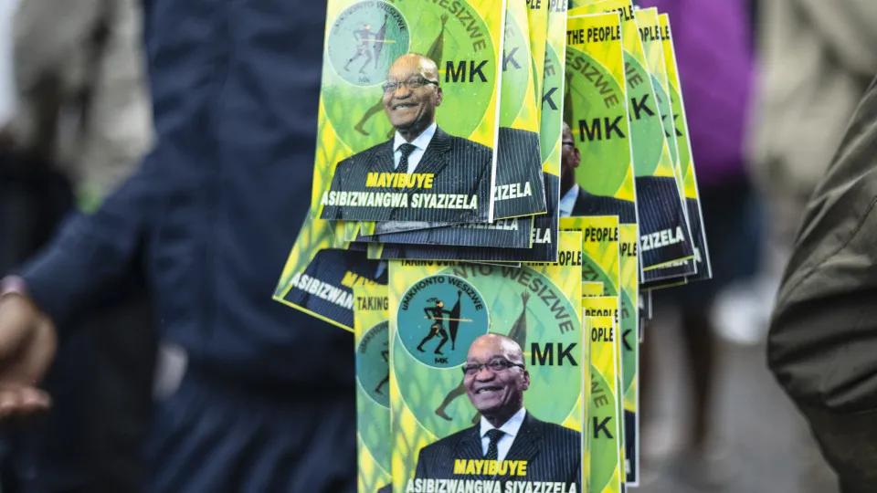 Jacob Zuma impedido pelo TC sul-africano de concorrer às eleições