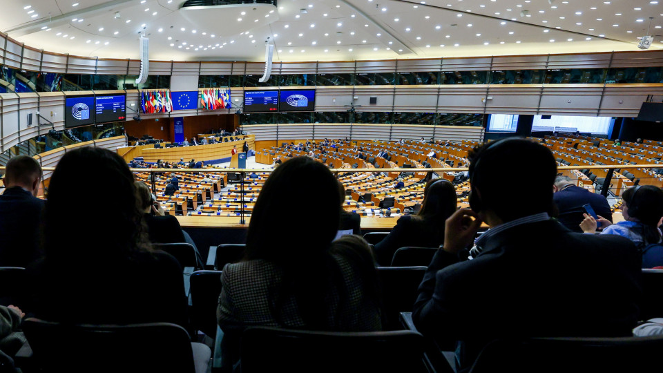 PE dá luz verde final à reforma da política de migração e asilo da UE